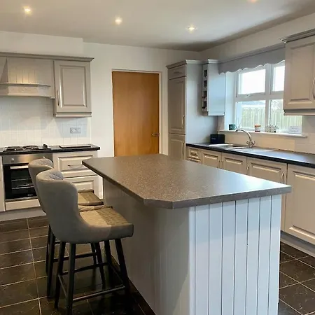 Teach Cara - 5 Bedroom -