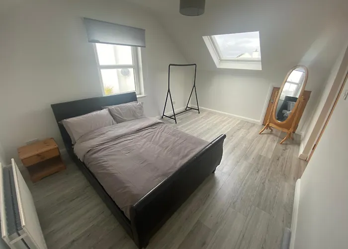 Teach Cara - 5 Bedroom -